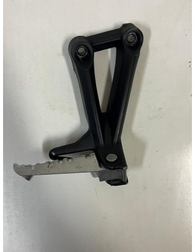 Platine repose pied passager arrière gauche YAMAHA MT09 2013 - 2016