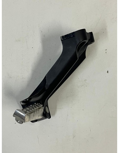 Platine repose pied passager arrière gauche YAMAHA MT09 2013 - 2016