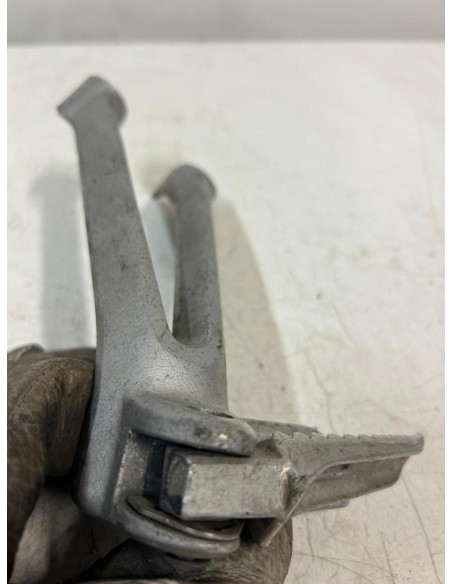 Platine repose pied passager arrière gauche SUZUKI GSXR 600 2008 - 2010