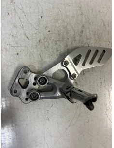 Platine gauche repose pied SUZUKI GSXR 600 2008 - 2010