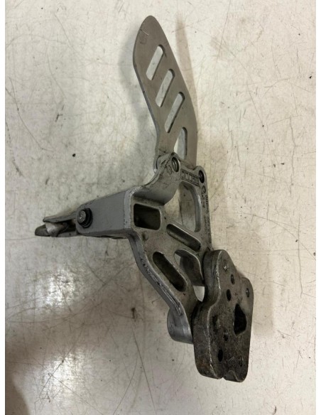 Platine gauche repose pied SUZUKI GSXR 600 2008 - 2010