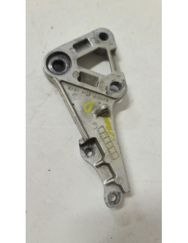 Platine avant droite repose pied conducteur SUZUKI GSXR 600 1997  -  1999