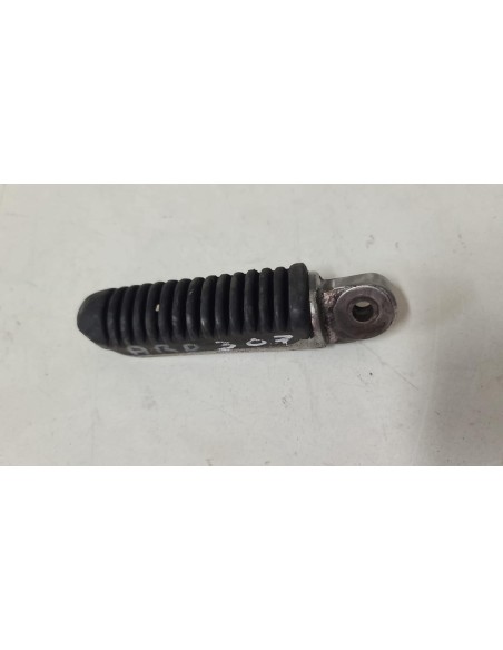 Repose pied passager arrière droit SUZUKI GSXF 750 1989 - 1996