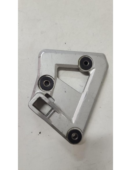 Platine avant gauche repose pied SUZUKI GSXF 750 1989 - 1996