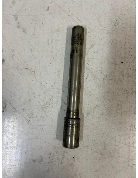 Axe de roue avant SUZUKI GSXR 600 2006 - 2007