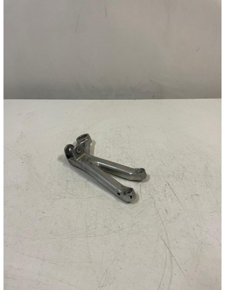 Platine repose pied passager arrière droite YAMAHA R6 1999 - 2002