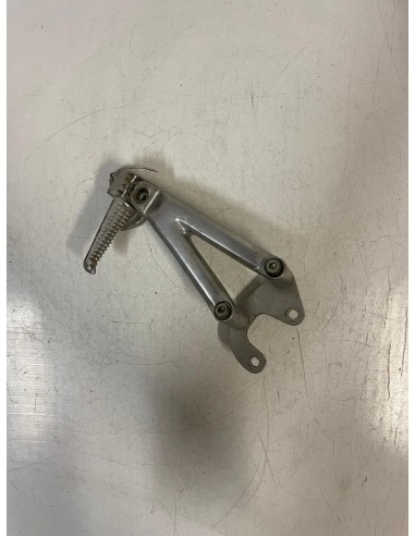 Platine repose pied passager arrière gauche YAMAHA R6 1999 - 2002
