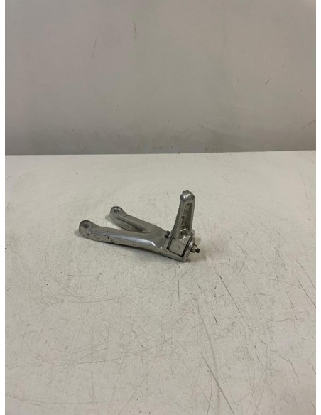 Platine repose pied passager arrière gauche YAMAHA R6 1999 - 2002