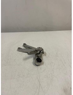 Platine repose pied passager arrière droite YAMAHA R6 1999 - 2002 2