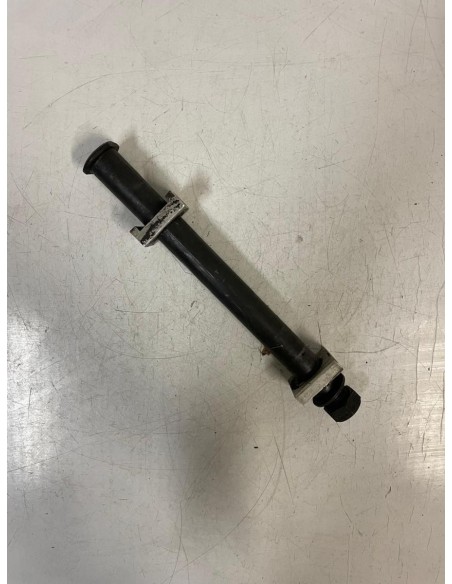 Axe de roue arrière YAMAHA R6 1999  -  2002