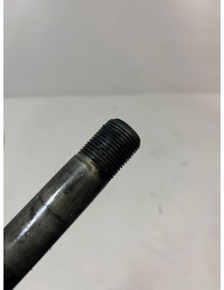 Axe de roue avant SUZUKI BANDIT 1200 2001  -  2005