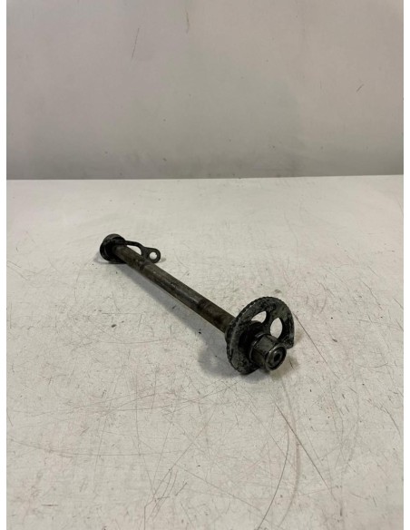 Axe de roue arrière HONDA XLR 600 1983  -  1987