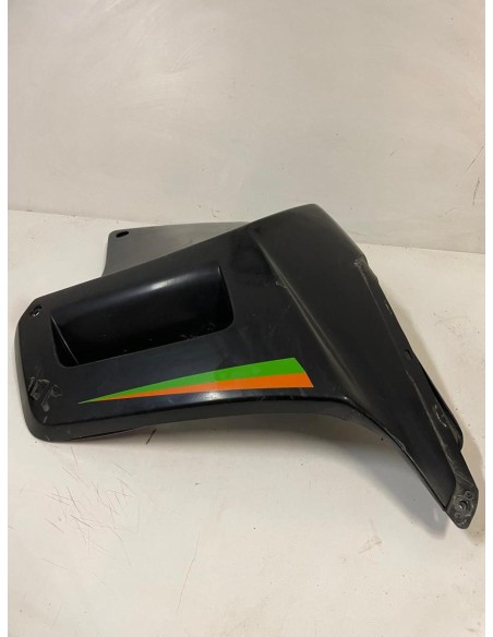 Flanc de carénage droit SUZUKI DR 800 1990  -  1997