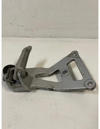 Platine repose pied passager arrière droite SUZUKI GSXR 750 1992 - 1995