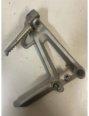 Platine repose pied passager arrière gauche HONDA CBR 600 F 1999 - 2000