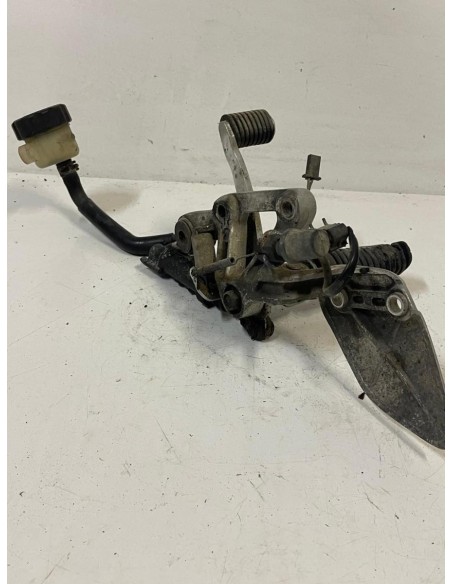 Platine droite repose pied YAMAHA FAZER 600 1998 - 2003