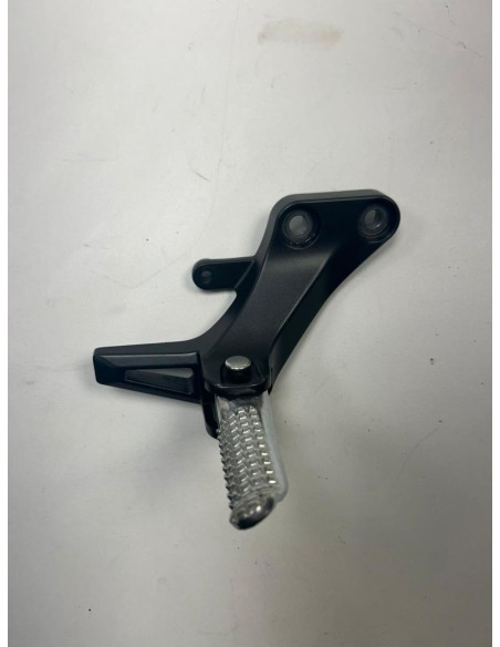 Platine repose pied passager arrière droite YAMAHA MT09 2021 - 2023