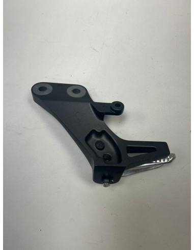 Platine repose pied passager arrière droite YAMAHA MT09 2021 - 2023