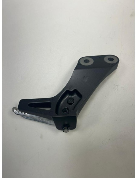 Platine repose pied passager arrière gauche YAMAHA MT09 2021 - 2023