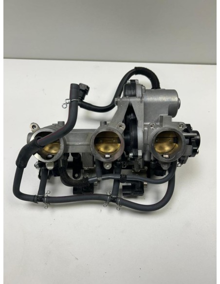 Rampe d'injection YAMAHA MT09 2021 - 2023