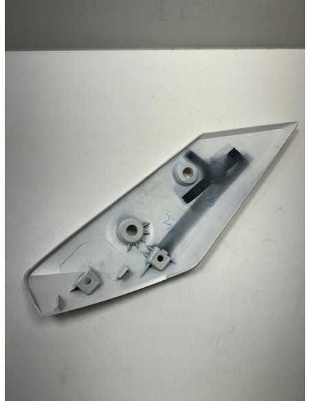 Cache latéral droit de garde boue avant YAMAHA XMAX 125 2018 - 2021