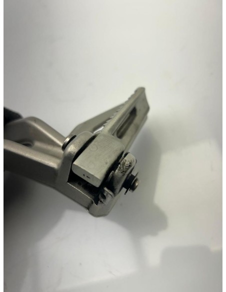 Platine repose pied passager arrière gauche TRIUMPH STREET TRIPLE 765 2017 - 2019