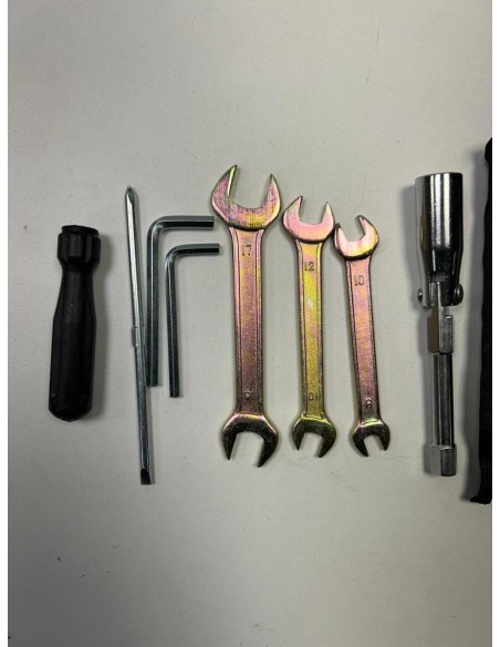 Trousse à outils CF MOTO V3 250 2007  -  2010