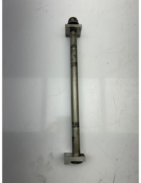 Axe de roue arrière YAMAHA MT03 2006 - 2014