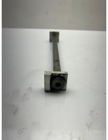 Axe de roue arrière YAMAHA MT03 2006 - 2014