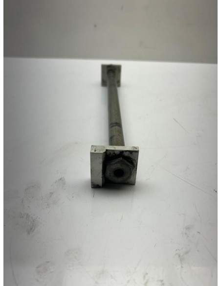 Axe de roue arrière YAMAHA MT03 2006 - 2014