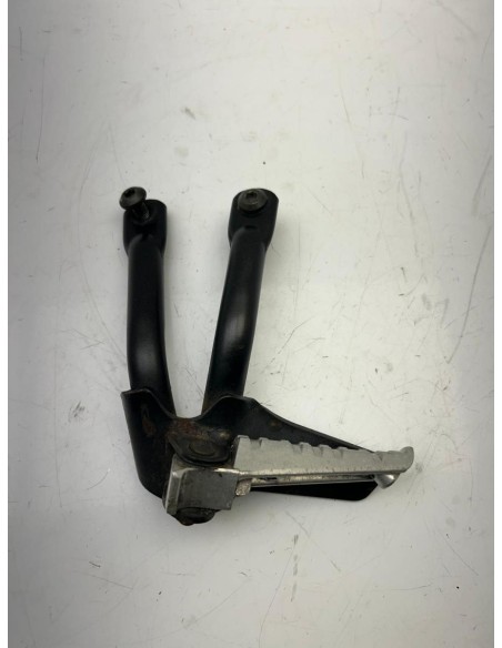 Platine repose pied passager arrière gauche YAMAHA MT03 2006 - 2014