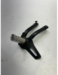 Platine repose pied passager arrière gauche YAMAHA MT03 2006 - 2014 2