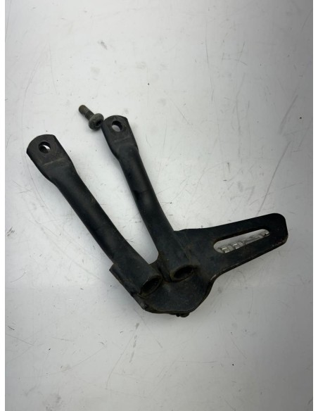 Platine repose pied passager arrière droite YAMAHA MT03 2006 - 2014