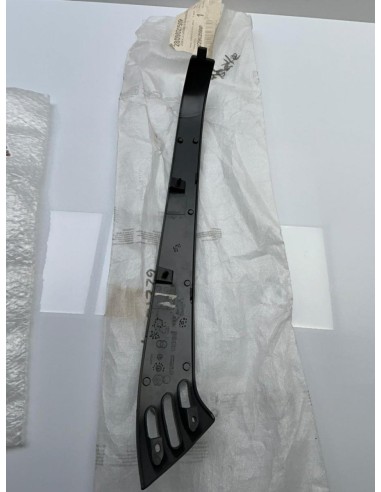 Carénage inférieur droit de coque arrière PIAGGIO VESPA 125 2006 - 2013