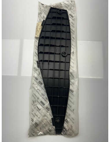 Plastique repose pied droit neuf GILERA RUNNER SP 50 2005  -  2009