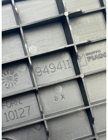 Plastique repose pied droit neuf GILERA RUNNER SP 50 2005  -  2009