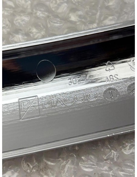 Protection chrome latérale droite PIAGGIO X EVO 125 2007  -  2016