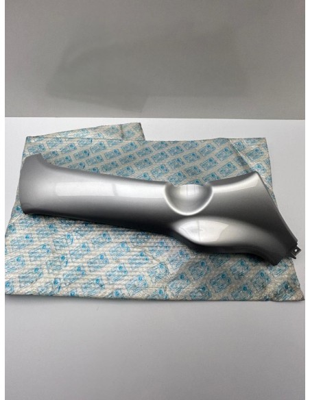 Flanc de carénage droit PIAGGIO X EVO 125 2007  -  2016
