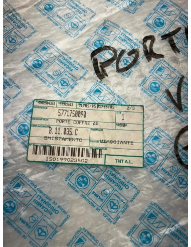 Couvercle boîte à gants PIAGGIO GTS 125 2007  -  2024