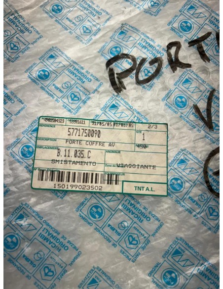 Couvercle boîte à gants PIAGGIO GTS 125 2007  -  2024