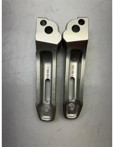 Repose pieds passager arrière gauche et droit neuf BMW S1000RR 2022 - 2024