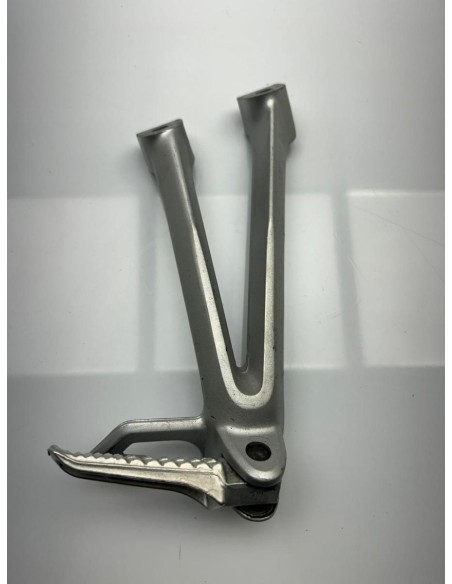 Platine repose pied passager arrière droite SUZUKI GSXR 600 2006 - 2007
