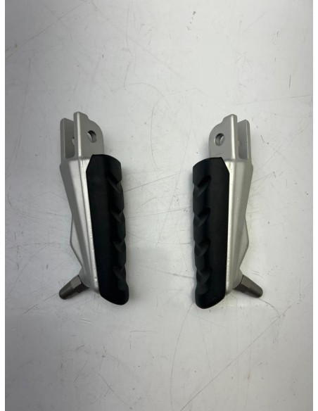 Repose pieds conducteur gauche et droit NEUF origine BMW R 1250 RS 2019  -  2024