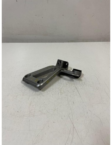 Platine repose pied passager arrière droite SUZUKI BANDIT 1200 1996 - 2000