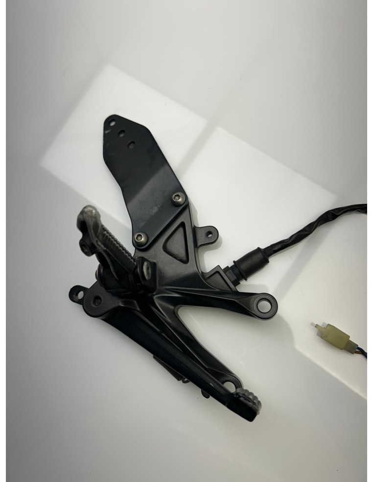 Platine avant droite avec pédale de frein Kawasaki ZX10R 2008 - 2010
