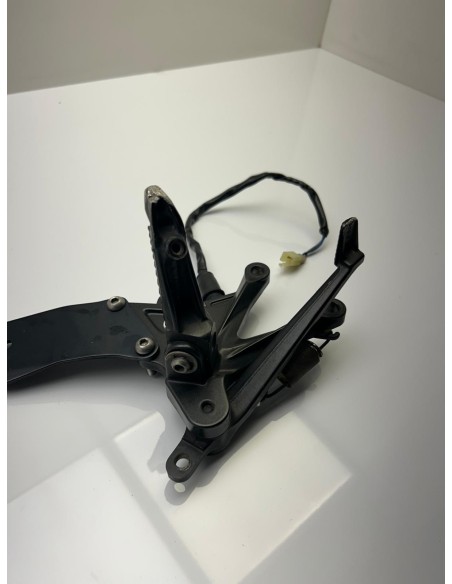 Platine avant droite avec pédale de frein Kawasaki ZX10R 2008 - 2010