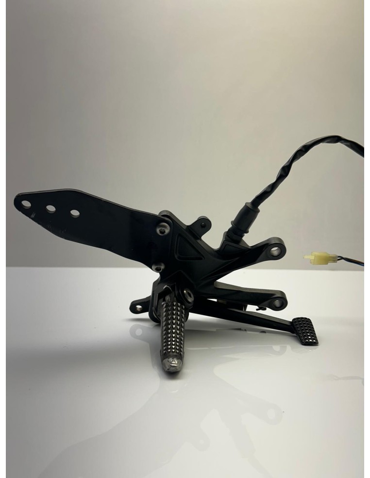 Platine avant droite avec pédale de frein Kawasaki ZX10R 2008 - 2010