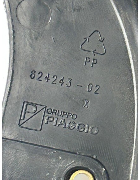 Tunnel central marche pied PIAGGIO MP3 125 2006 - 2009