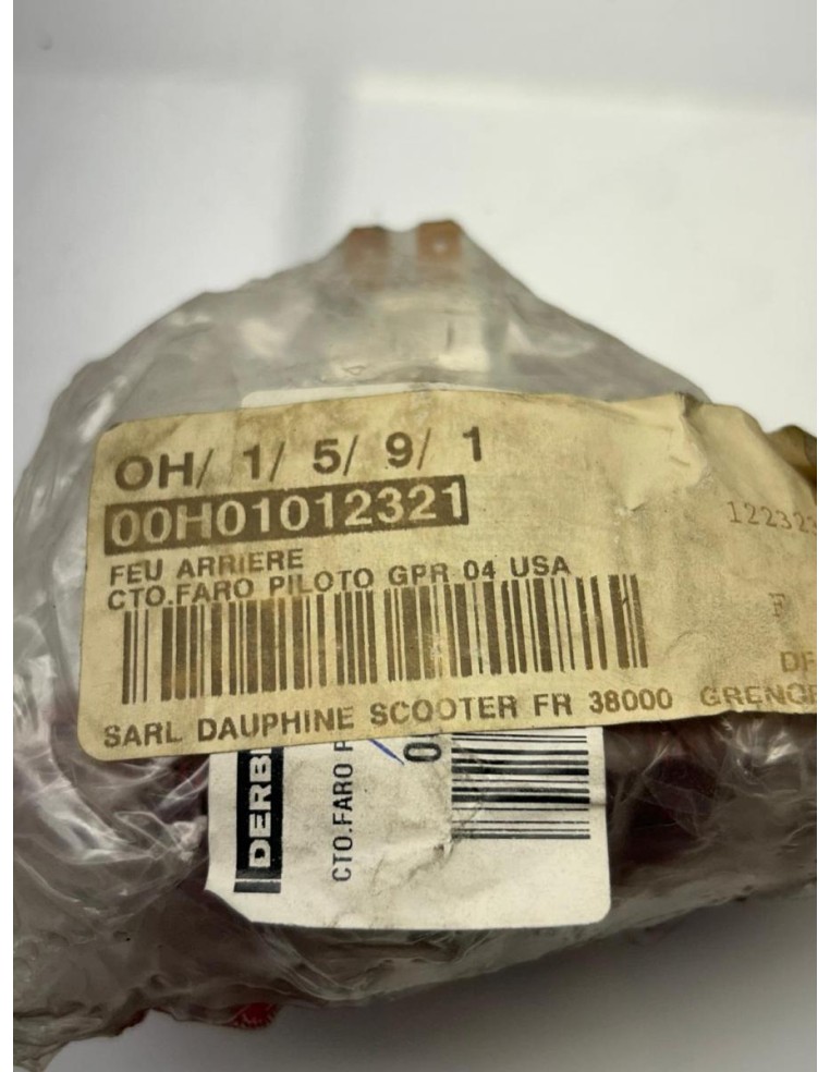 Phare arrière NEUF DERBI GPR 50 2004 - 2005