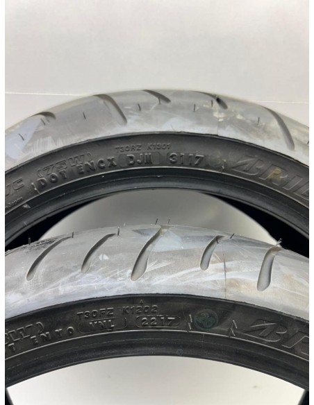 Train de pneu Bridgestone T30 120 70 17 + 190 55 17 occasion